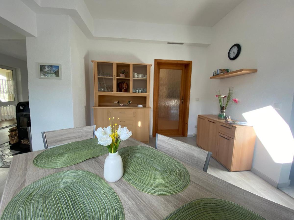 Waldblickwohnung Mit Schoener Terrasse Und Kamin Sebnitz Bagian luar foto
