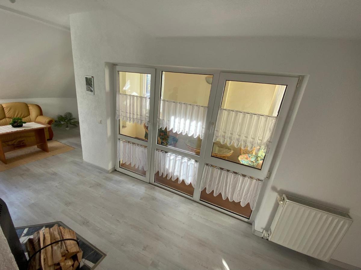 Waldblickwohnung Mit Schoener Terrasse Und Kamin Sebnitz Bagian luar foto